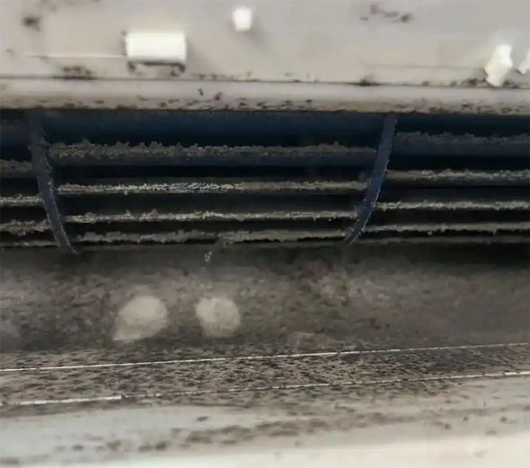 吴江空调吹的风有股烧焦味是怎么回事